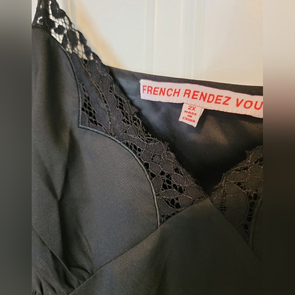 Women Plus Size  French Rendez Vous Black V-Neck Lace Camisole Top - 2x - Picture 4 of 7